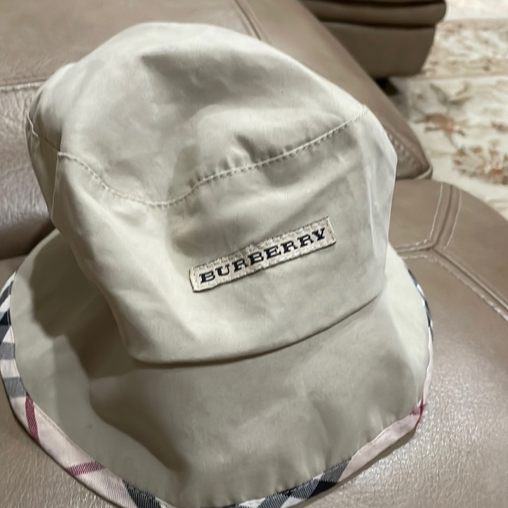 Burberry double face hat